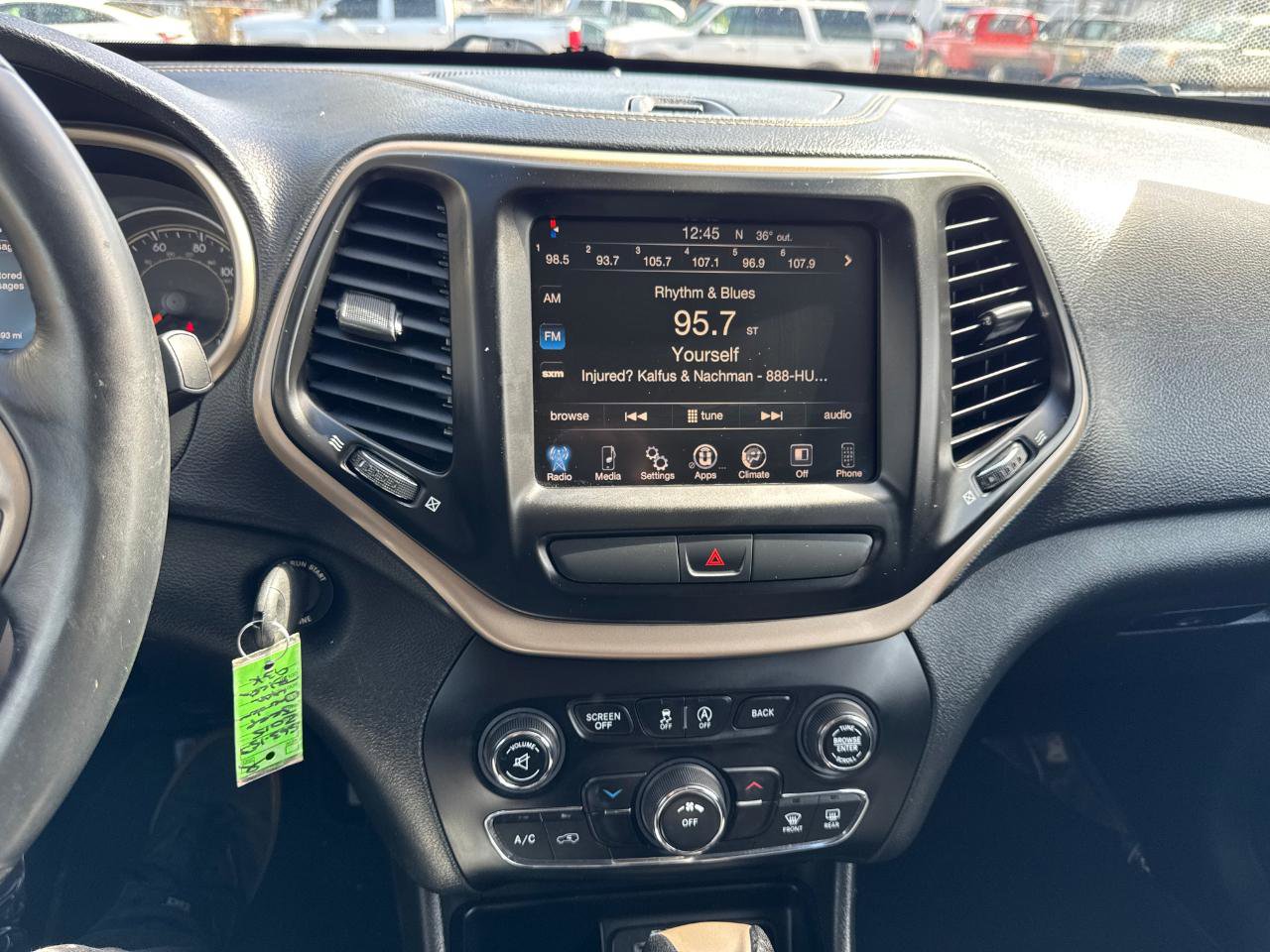 Used 2015 Jeep Cherokee Latitude image 20