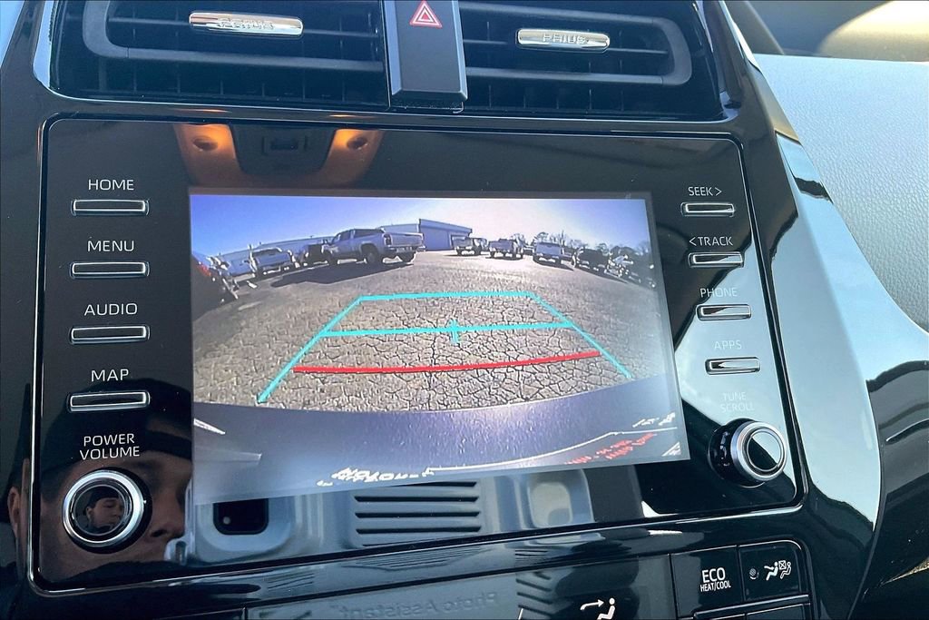 Used 2020 Toyota Prius LE image 14