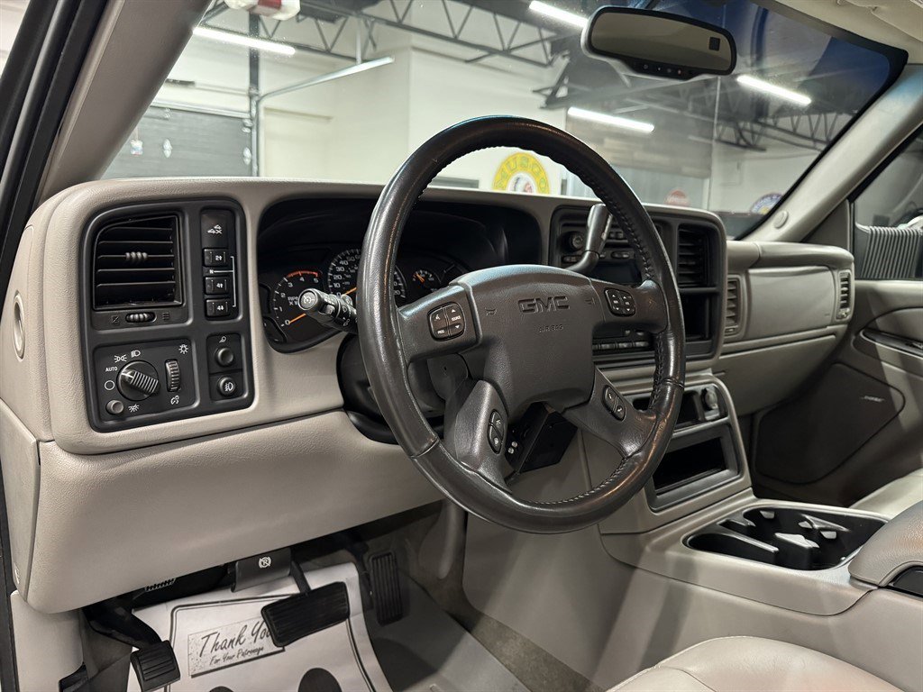 Used 2005 GMC Sierra 3500 SLT w/ Heavy-Duty Power Package AWD/4WD image 24