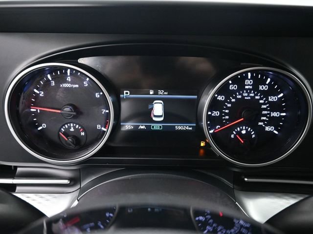 Used 2023 Kia Carnival LX image 12