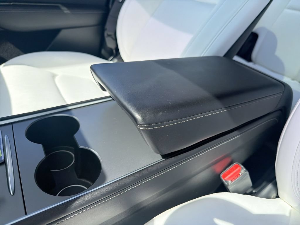 Used 2024 Tesla Model Y Long Range RWD image 23
