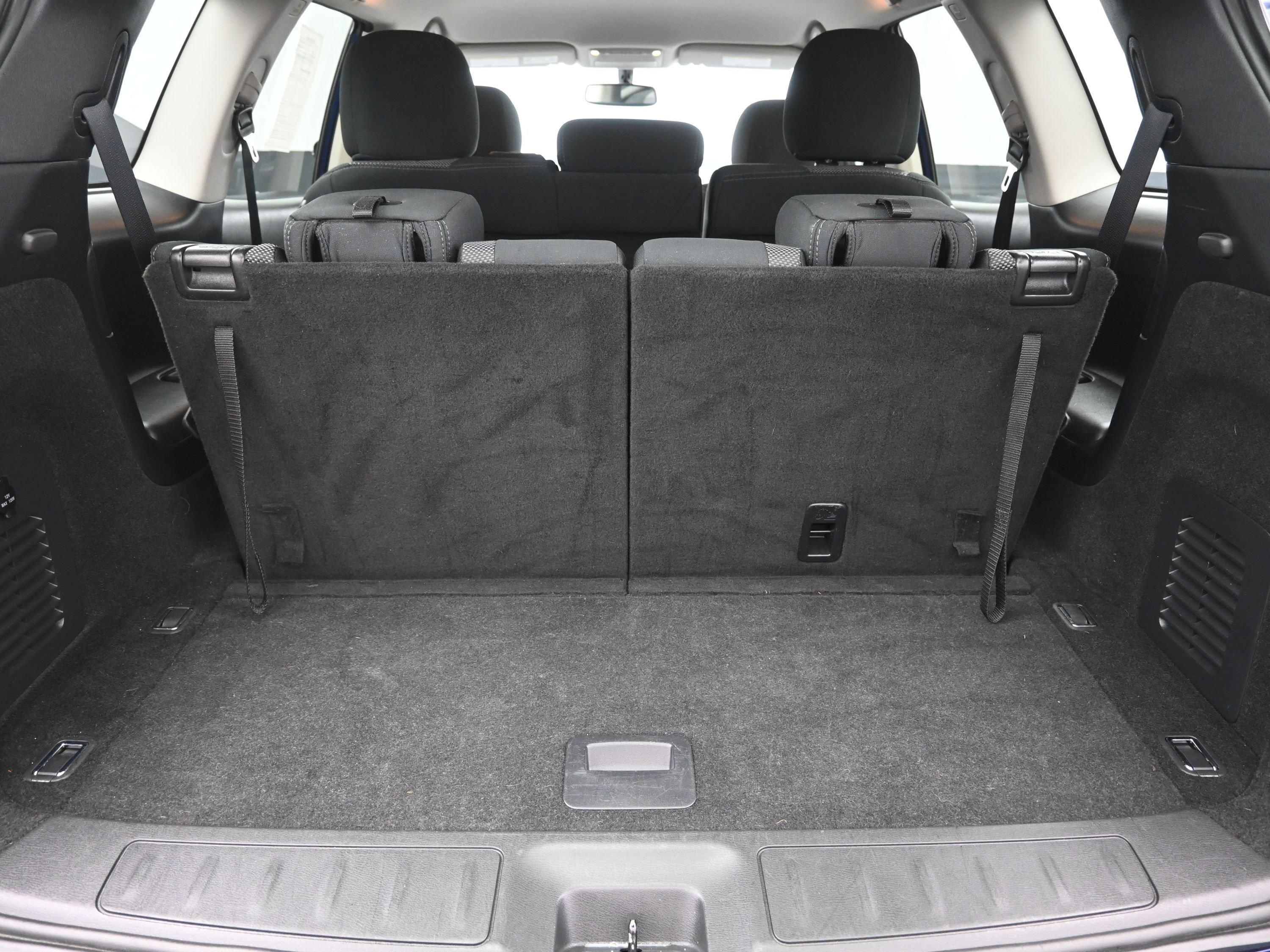 Used 2020 Nissan Pathfinder SV image 28