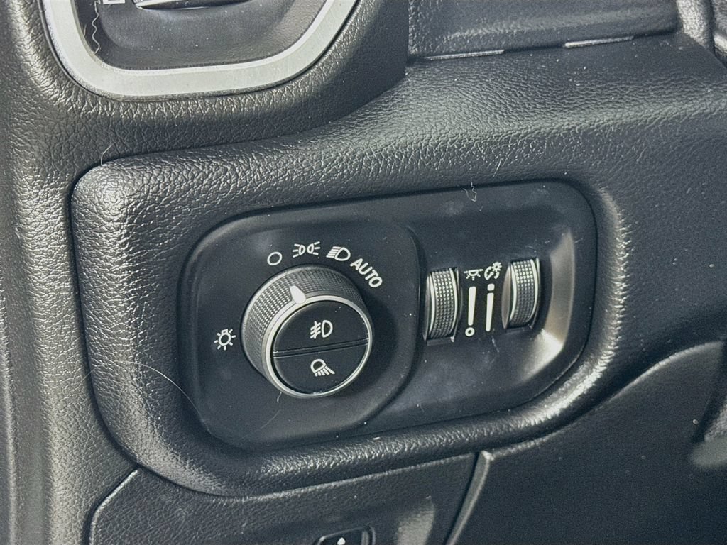 Used 2019 RAM 1500 Big Horn RWD image 10