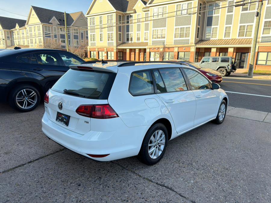 Used 2015 Volkswagen Golf S image 7