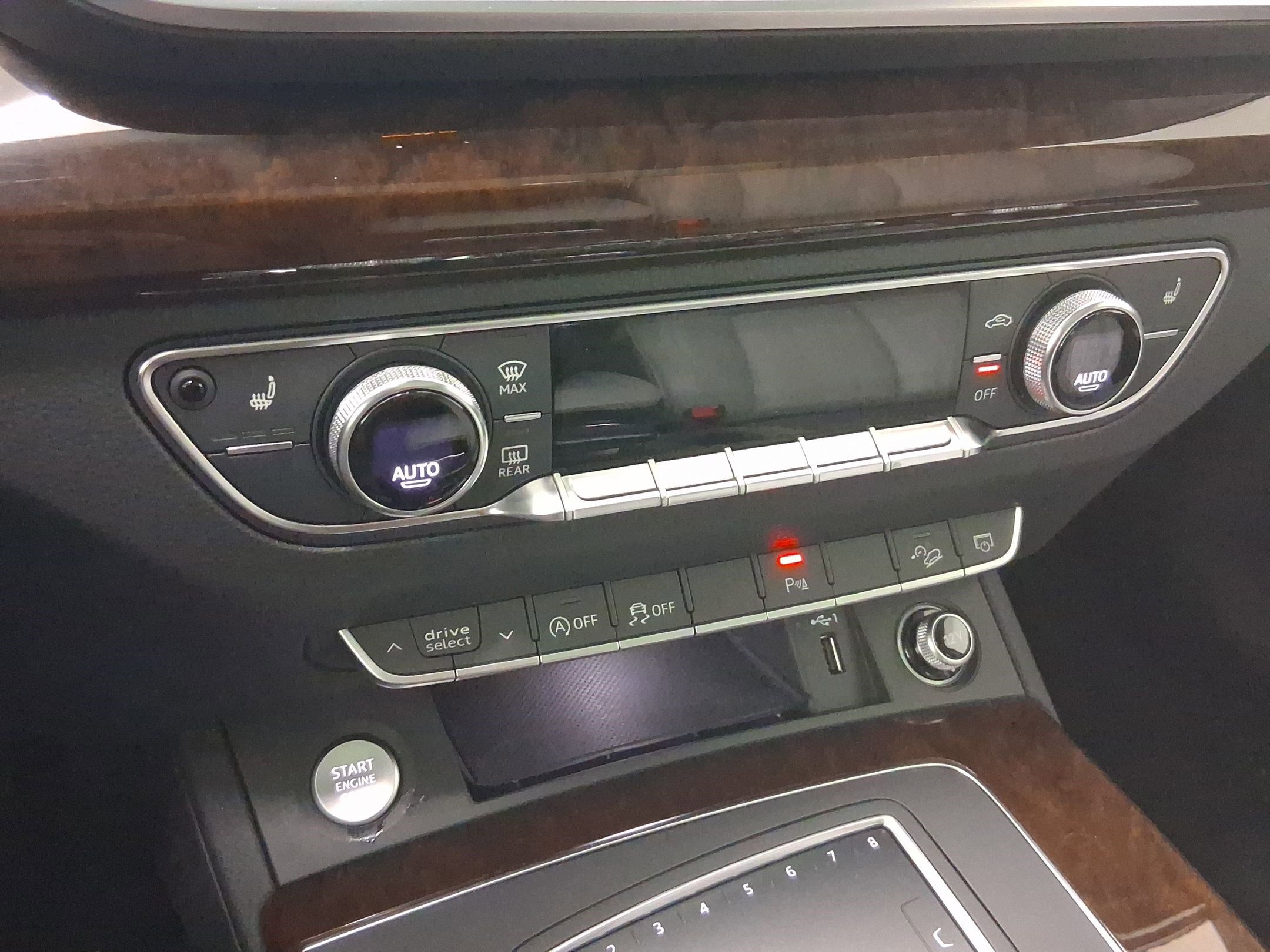 Used 2018 Audi Q5 Premium Plus w/ Premium Plus Package image 17