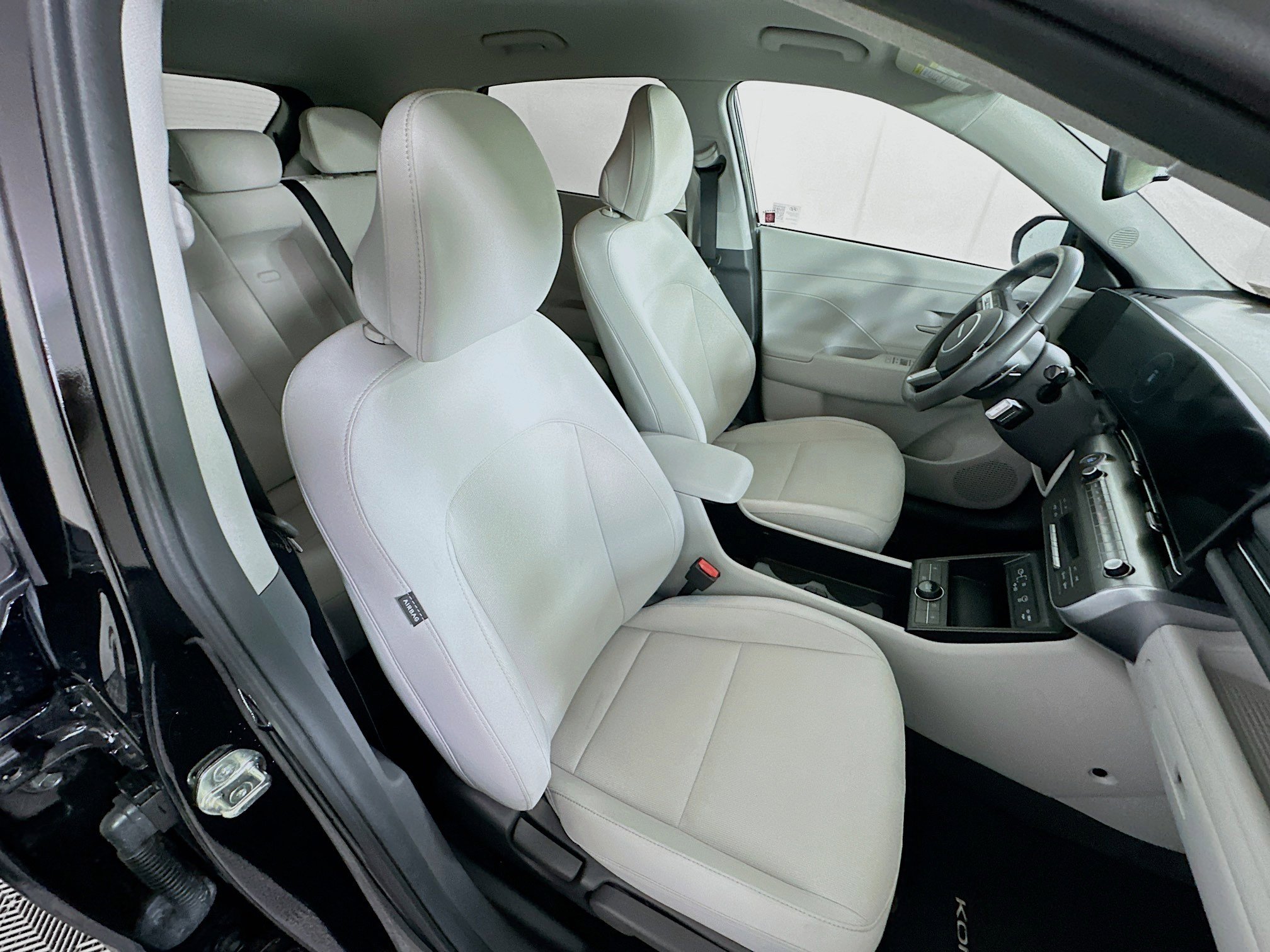 Used 2024 Hyundai Kona SEL image 30