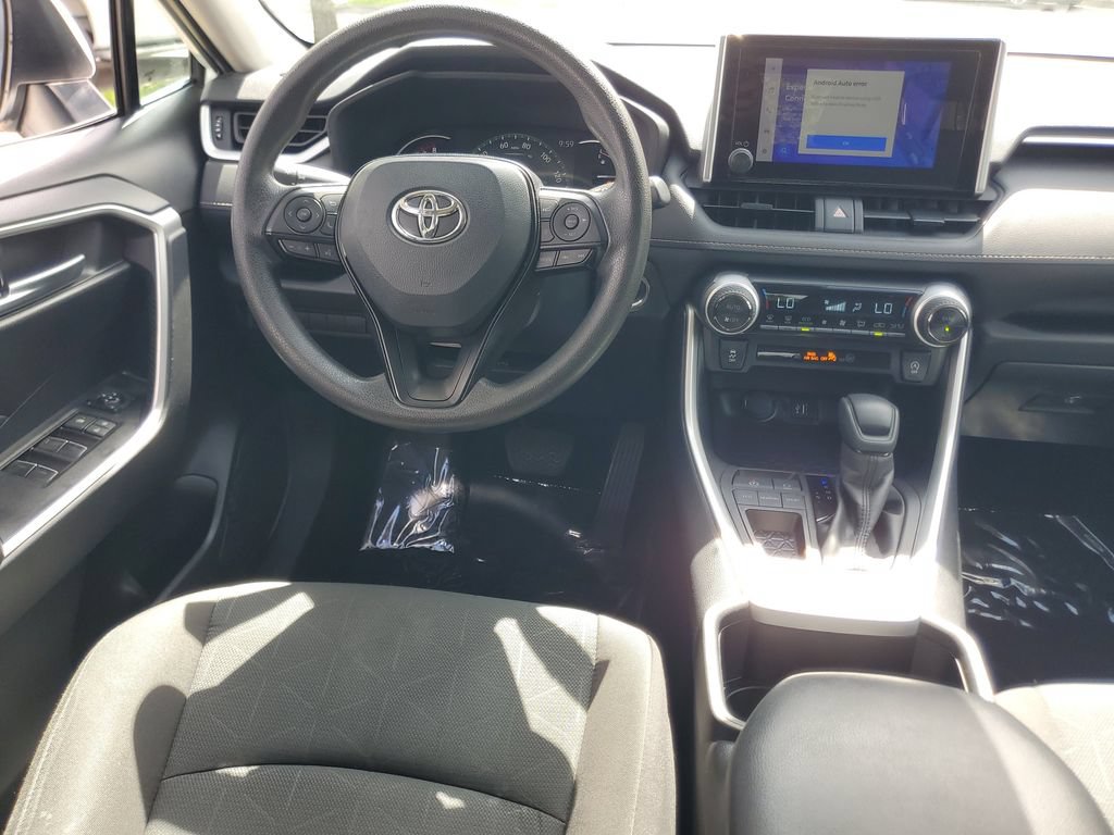 Used 2025 Toyota RAV4 XLE FWD image 12