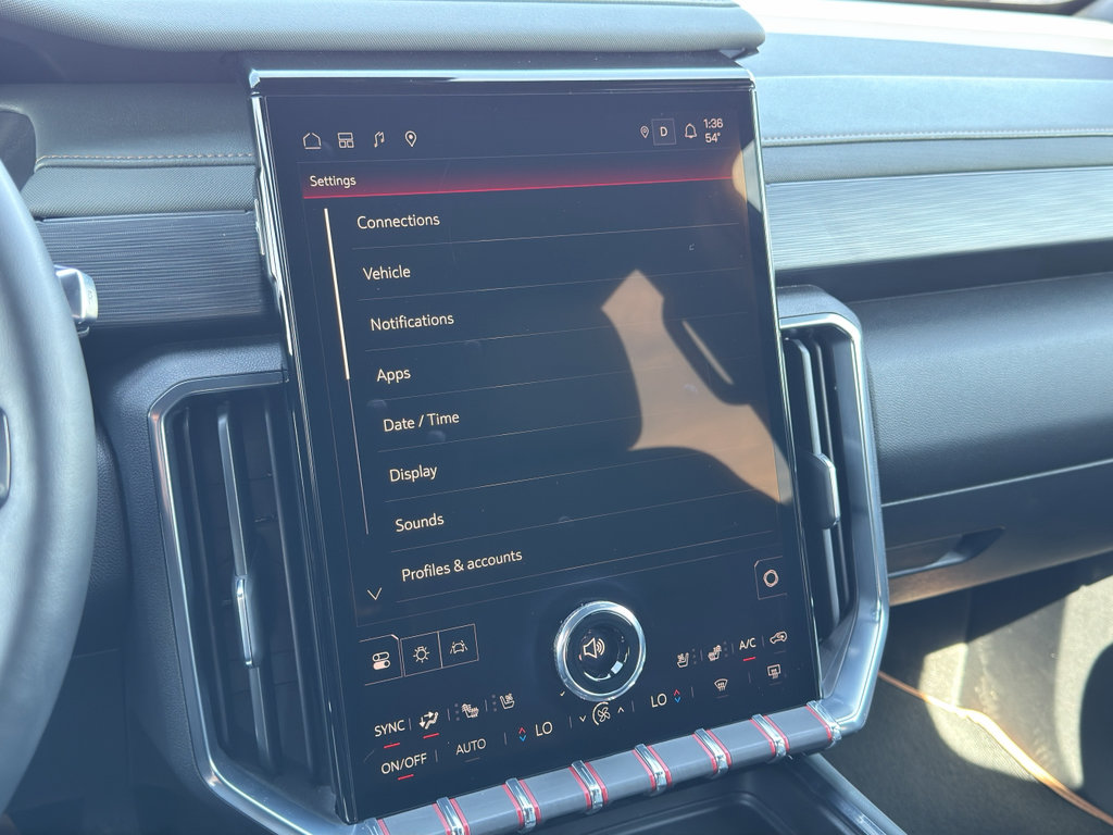 Used 2024 GMC Acadia AT4 w/ Super Cruise Package image 25