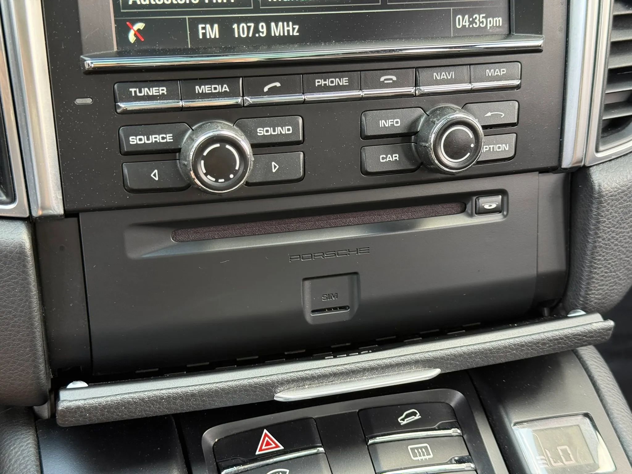 Used 2015 Porsche Macan Turbo image 22