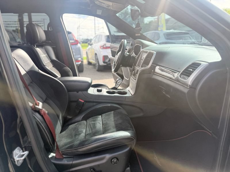 Used 2018 Jeep Grand Cherokee Trackhawk AWD/4WD image 23