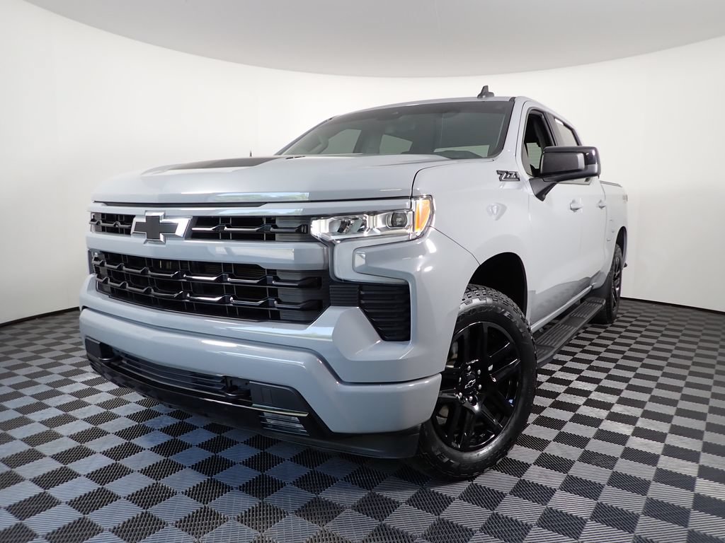 Used 2024 Chevrolet Silverado 1500 RST w/ Z71 Off-Road Package AWD/4WD image 2