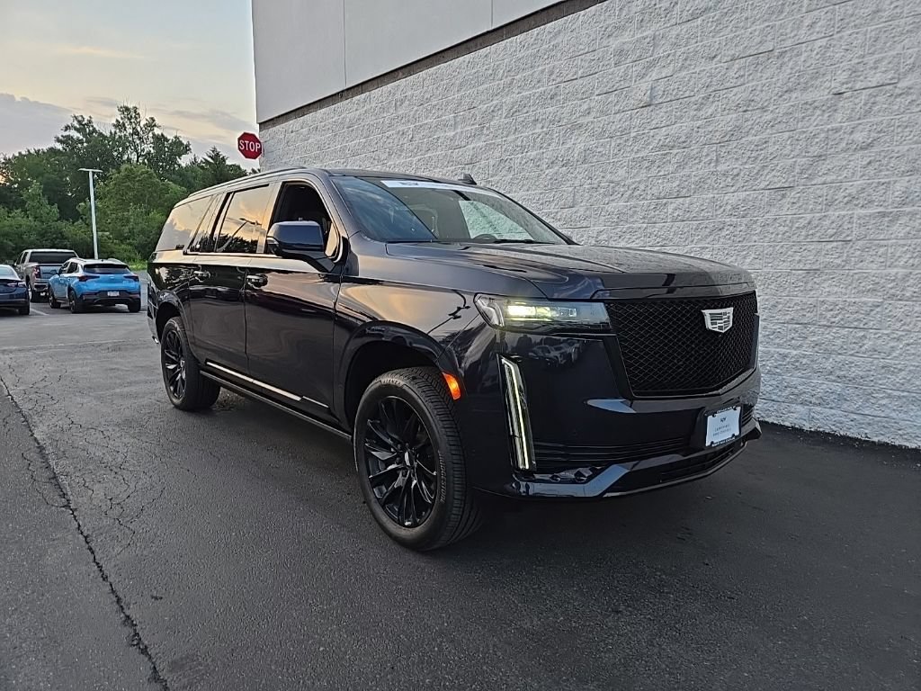 Certified 2022 Cadillac Escalade ESV Sport Platinum w/ LPO, ONYX Package AWD/4WD image 18