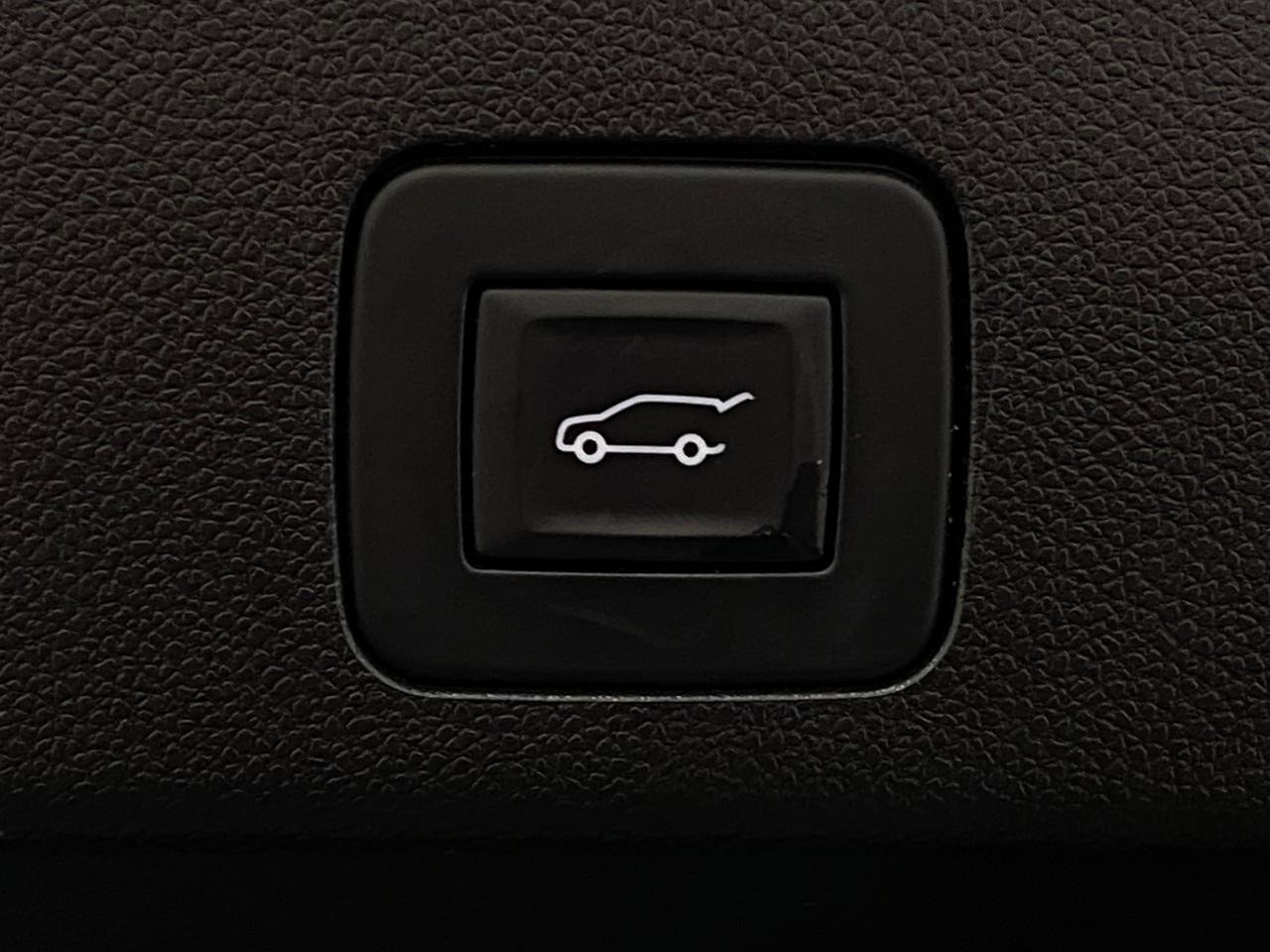 Used 2023 Buick Encore GX Essence w/ Experience Buick Package FWD image 7