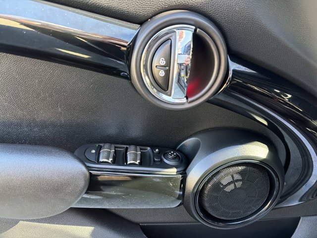 Used 2016 MINI Cooper S FWD image 12