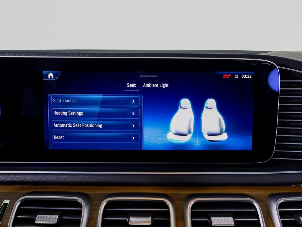 Used 2025 Mercedes-Benz GLS 450 4MATIC image 18