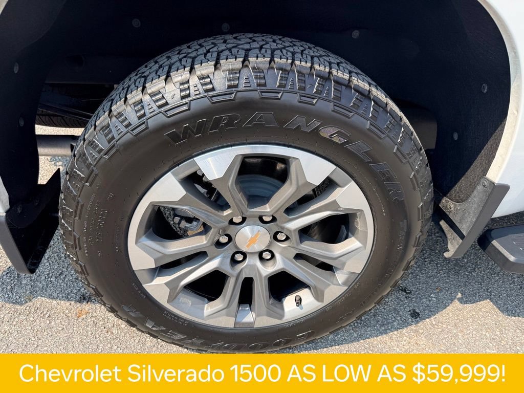 Used 2025 Chevrolet Silverado 1500 High Country w/ Technology Package AWD/4WD image 36