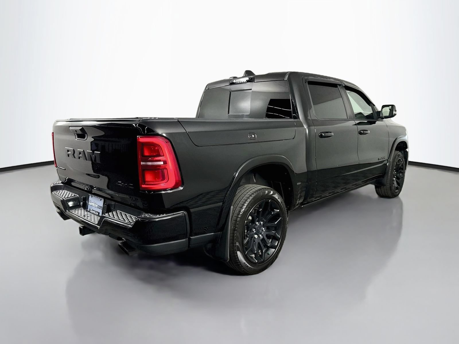 Used 2025 RAM 1500 Limited AWD/4WD image 8