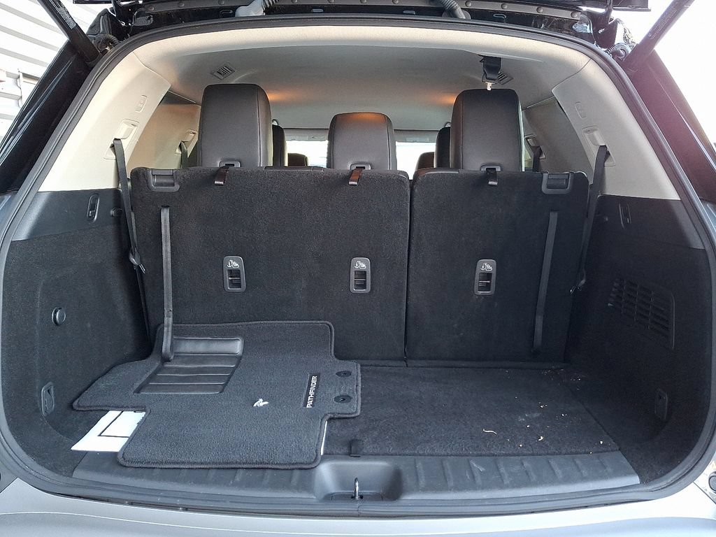 Used 2023 Nissan Pathfinder SL AWD/4WD image 29