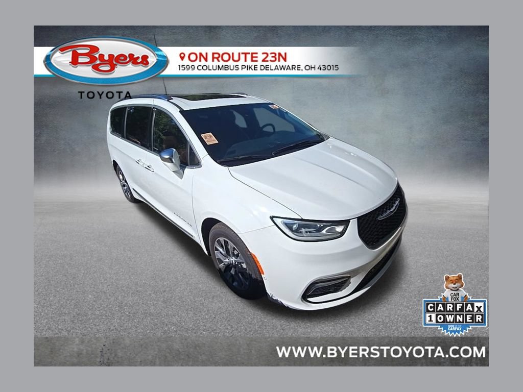 Used 2024 Chrysler Pacifica Pinnacle FWD image 1