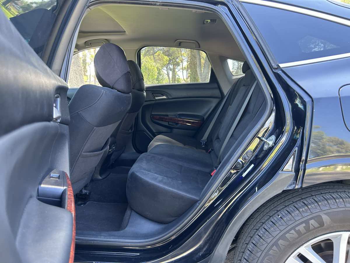 Used 2012 Honda Crosstour EX image 18