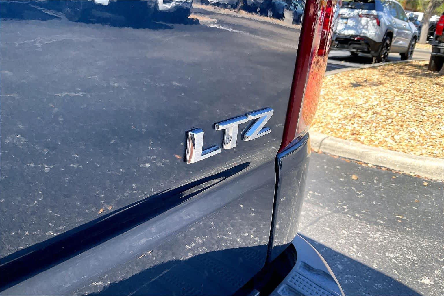 Used 2022 Chevrolet Silverado 1500 LTZ AWD/4WD image 9