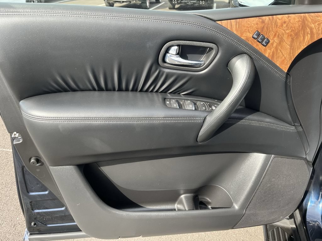 Used 2024 Nissan Armada SL w/ Captain's Chairs Package AWD/4WD image 13