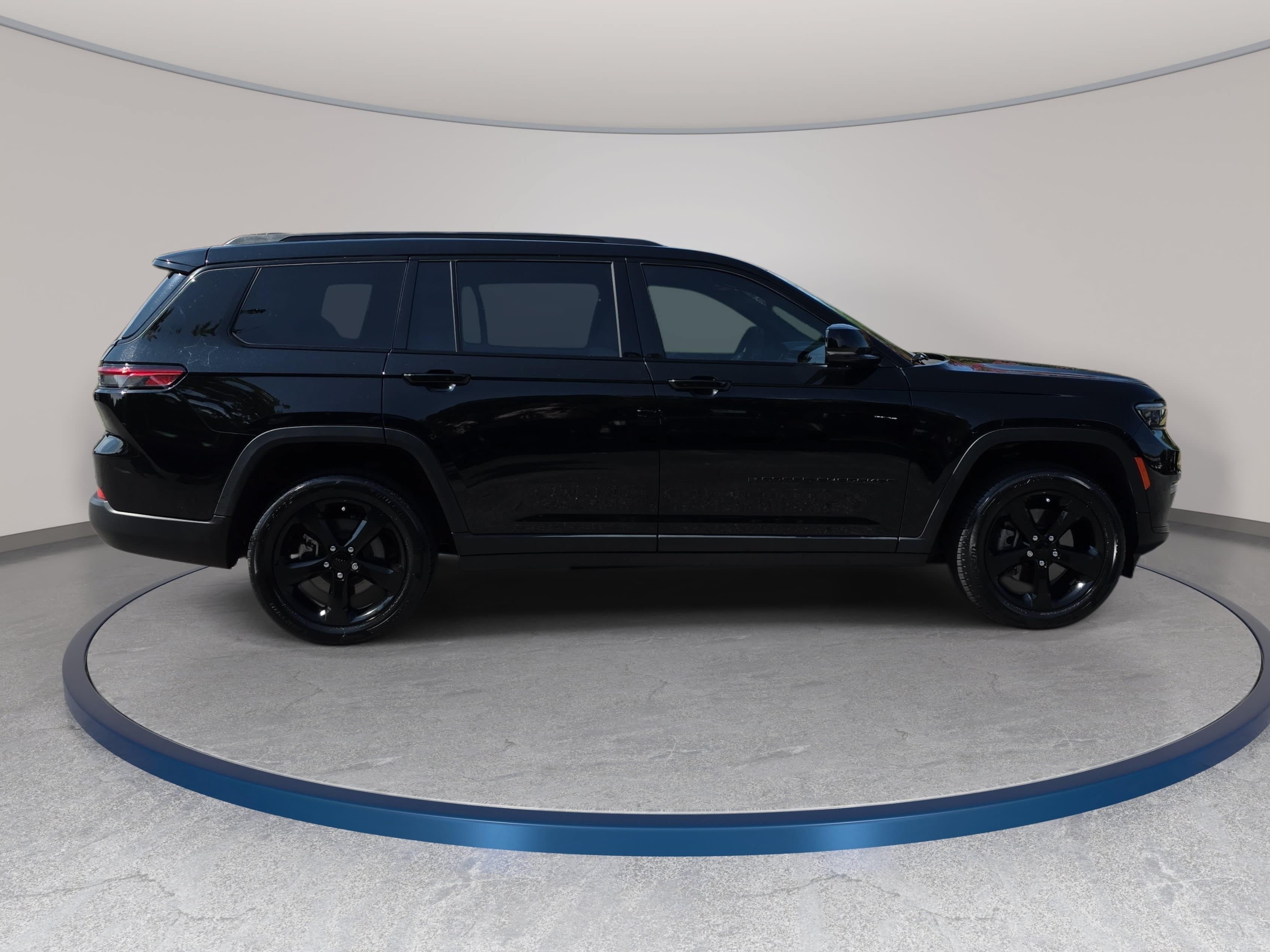 Certified 2023 Jeep Grand Cherokee L Limited w/ Black Appearance Package RWD image 4