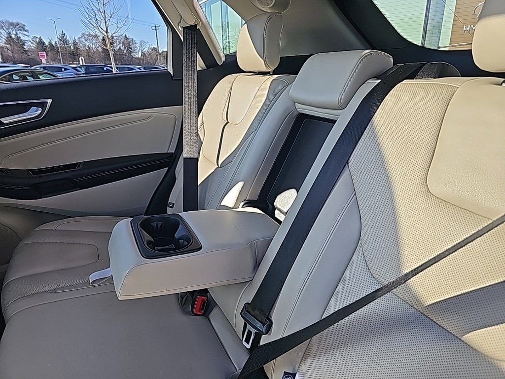 Used 2019 Ford Edge Titanium w/ Equipment Group 301A image 31