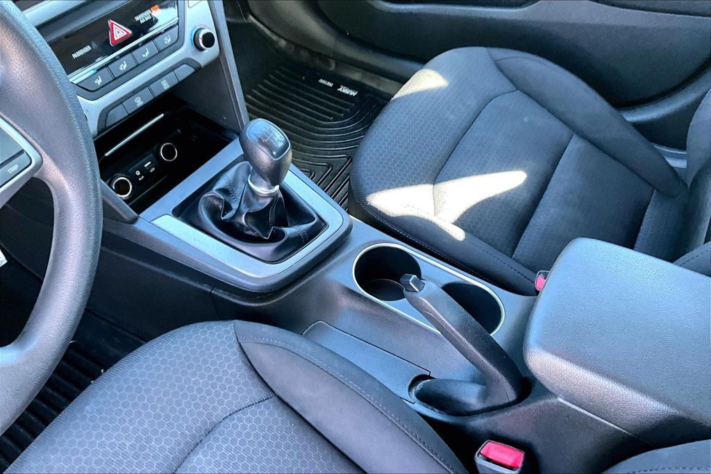Used 2018 Hyundai Elantra SE FWD image 18