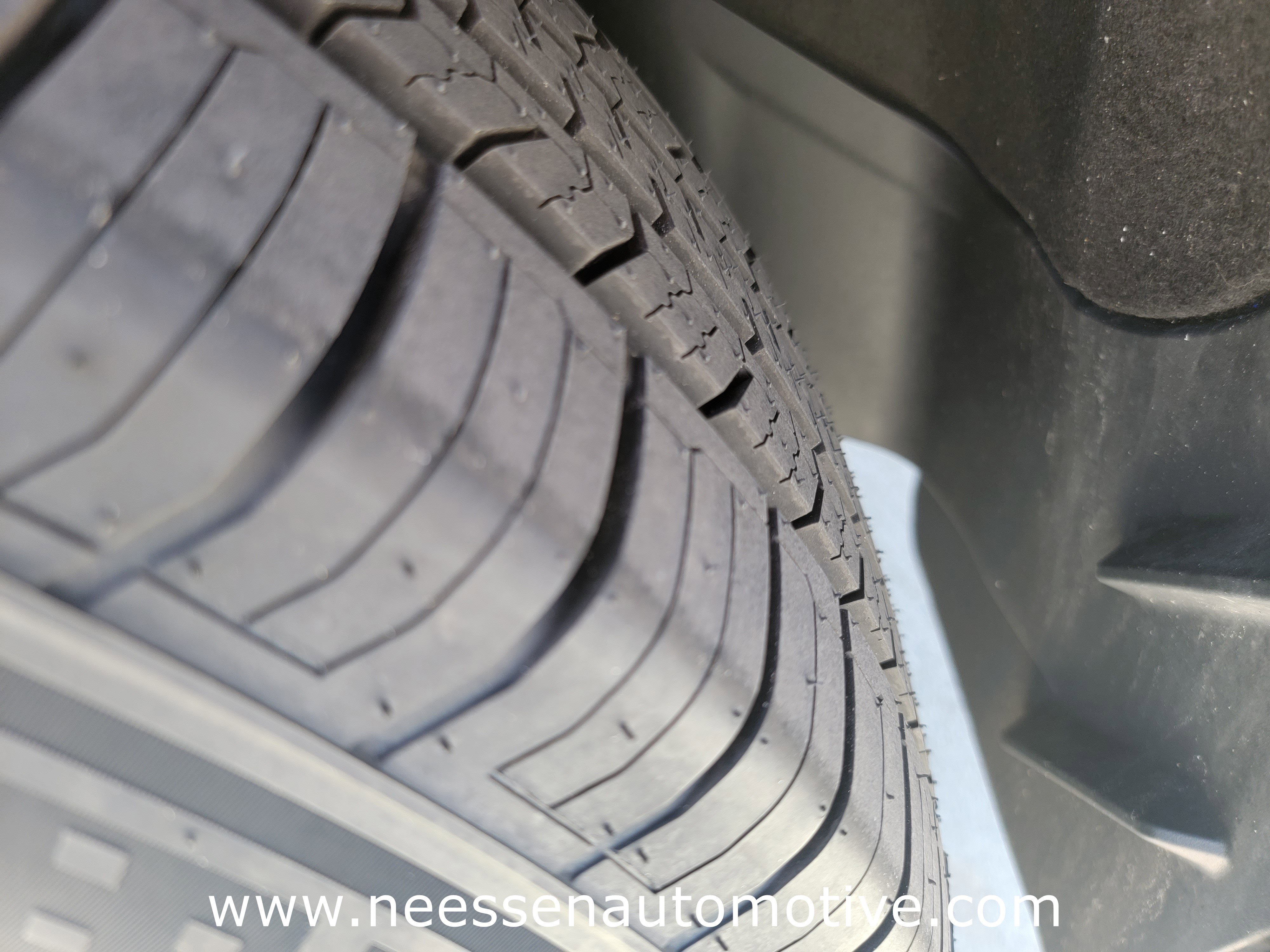 Used 2023 Toyota Highlander XLE image 35