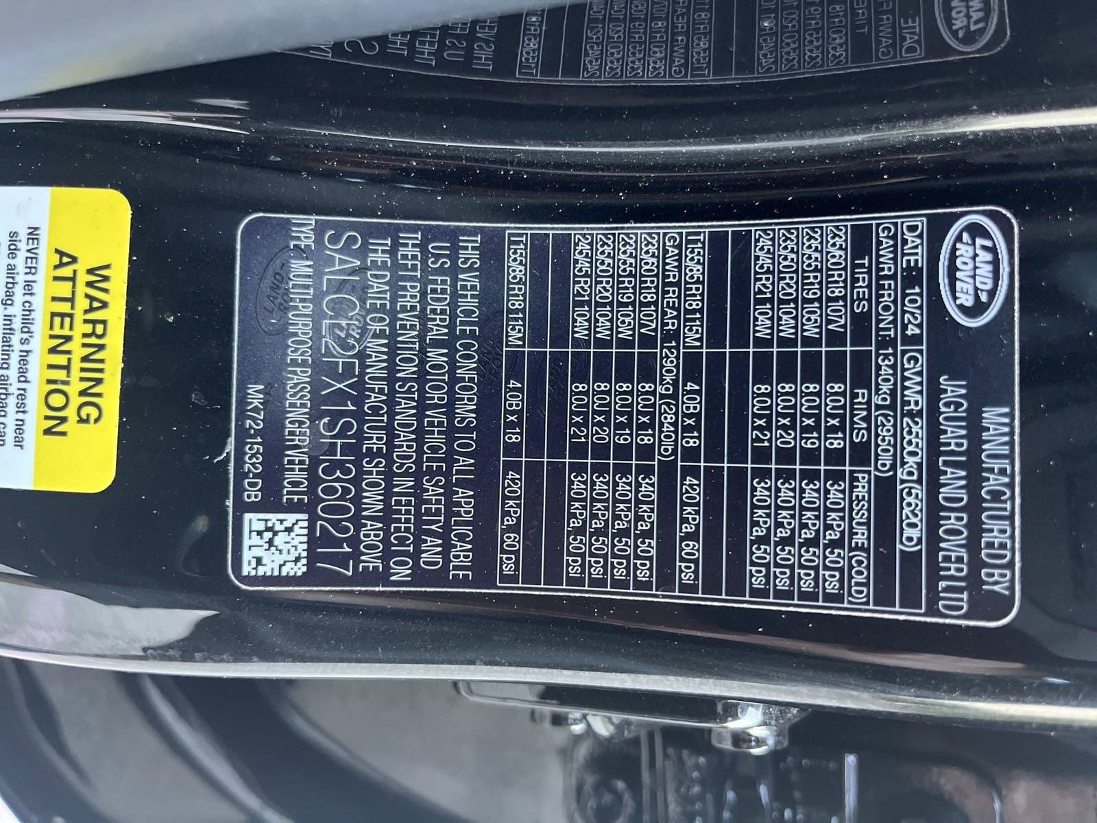 Used 2025 Land Rover Discovery Sport Dynamic SE image 17