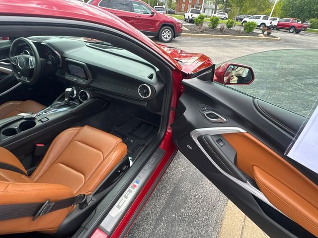Used 2017 Chevrolet Camaro SS RWD image 34