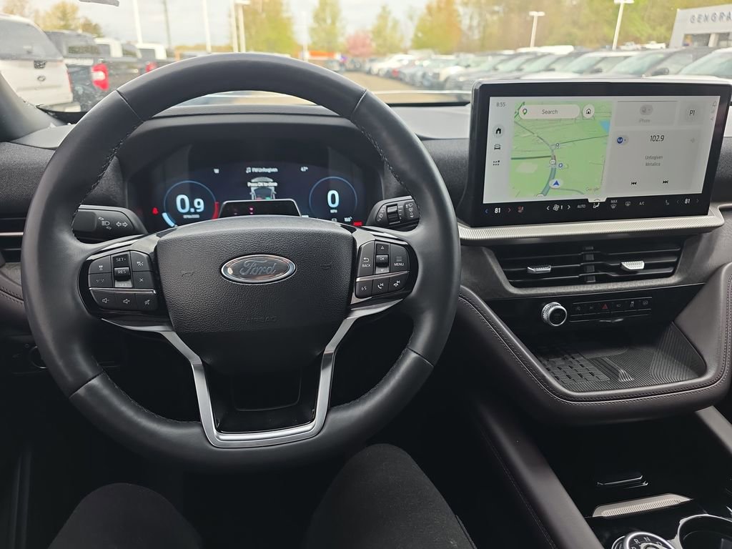 Used 2025 Ford Explorer Platinum w/ LUX Leather Package AWD/4WD image 24