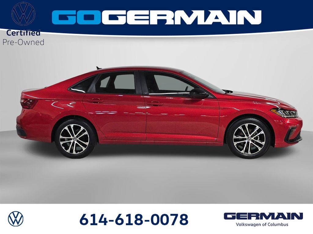 Used 2025 Volkswagen Jetta Sport image 7