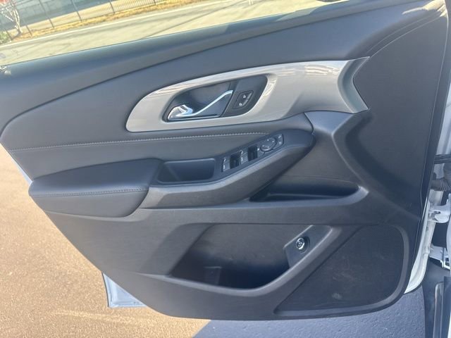 Used 2022 Chevrolet Traverse LT image 17