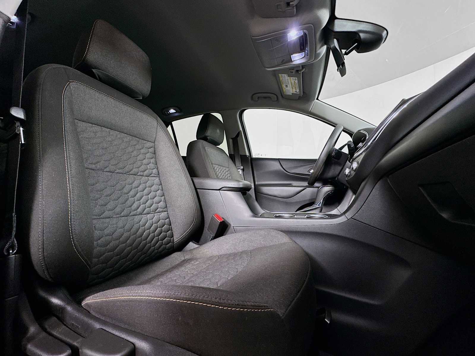 Used 2020 Chevrolet Equinox LT image 25