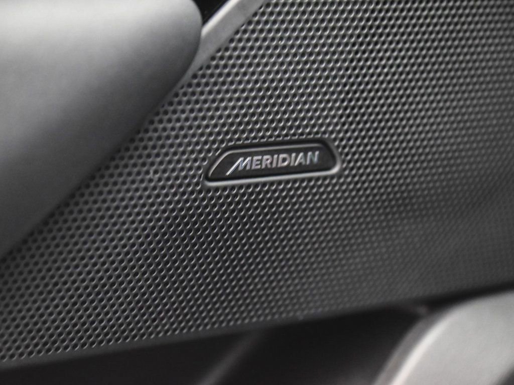 Used 2023 Land Rover Range Rover Velar S image 10