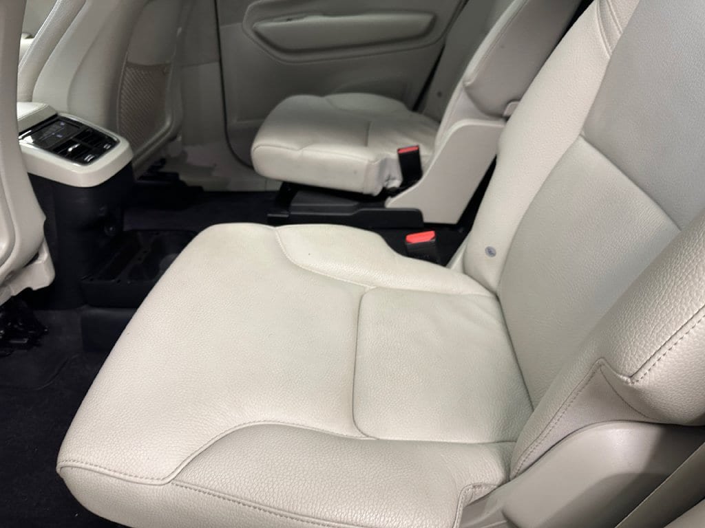 Used 2023 Volvo XC90 B6 Plus w/ Protection Package Premier AWD/4WD image 19