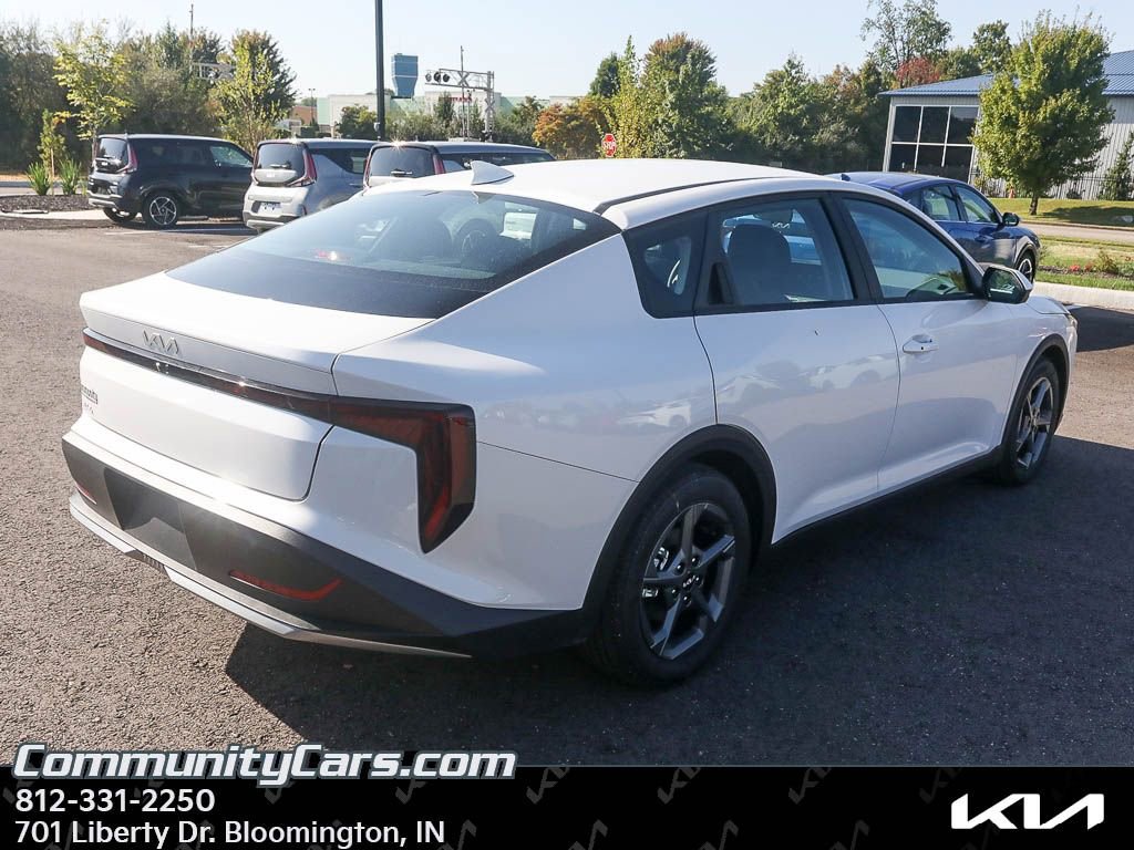 New 2025 Kia K4 LXS image 7