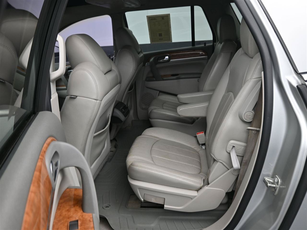 Used 2011 Buick Enclave CXL FWD image 10