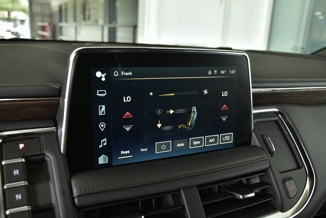 Used 2024 Chevrolet Suburban High Country AWD/4WD image 38