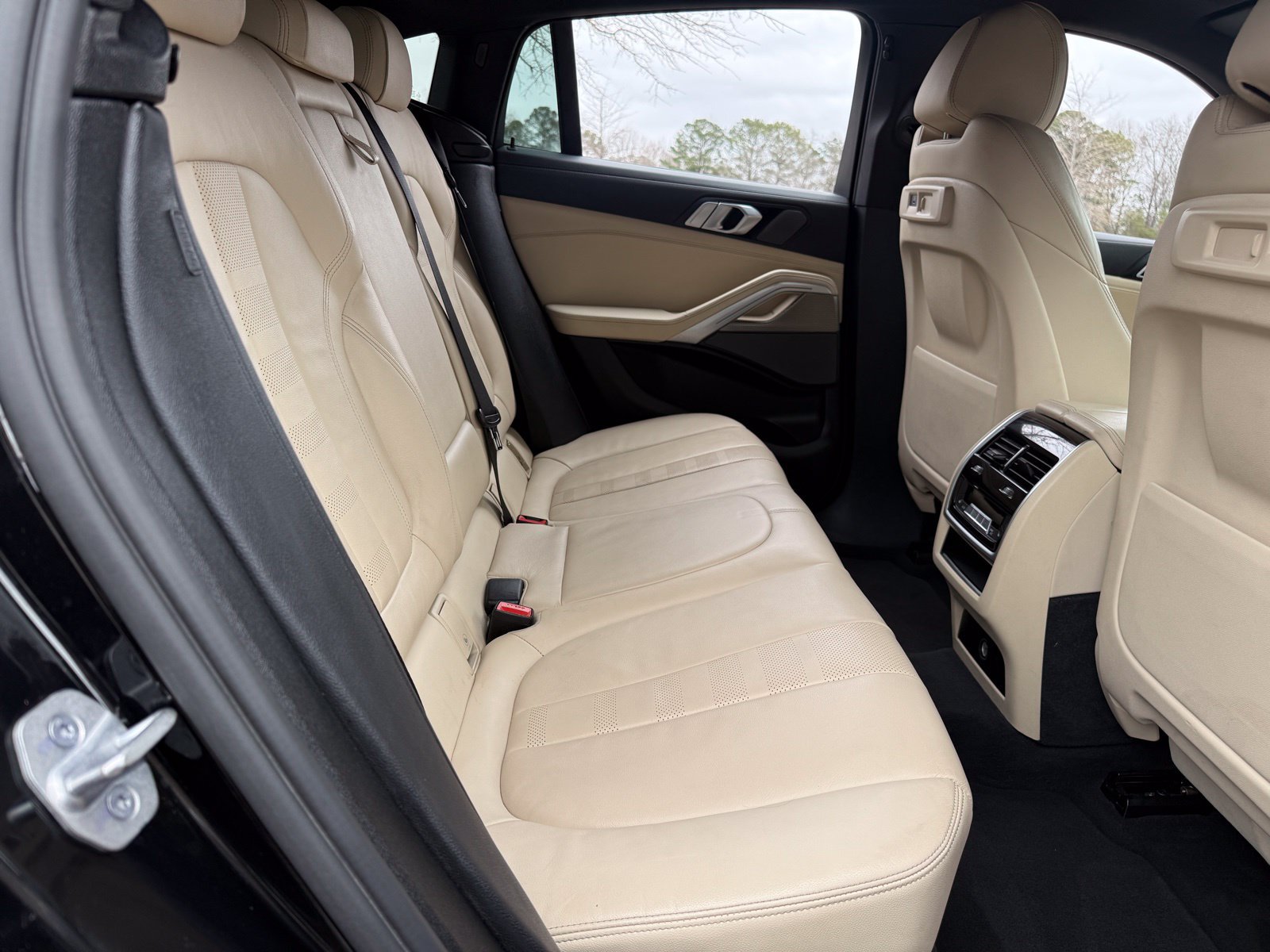 Used 2021 BMW X6 xDrive40i AWD/4WD image 38