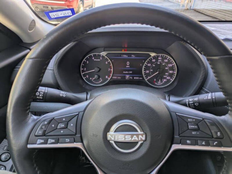 Used 2024 Nissan Sentra SV w/ SV Premium Package FWD image 14