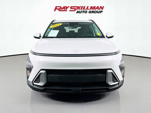 Used 2025 Hyundai Kona SEL image 2