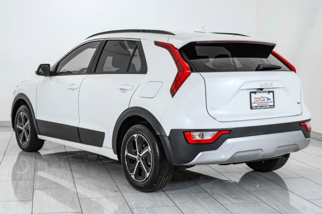 Used 2024 Kia Niro LX image 8