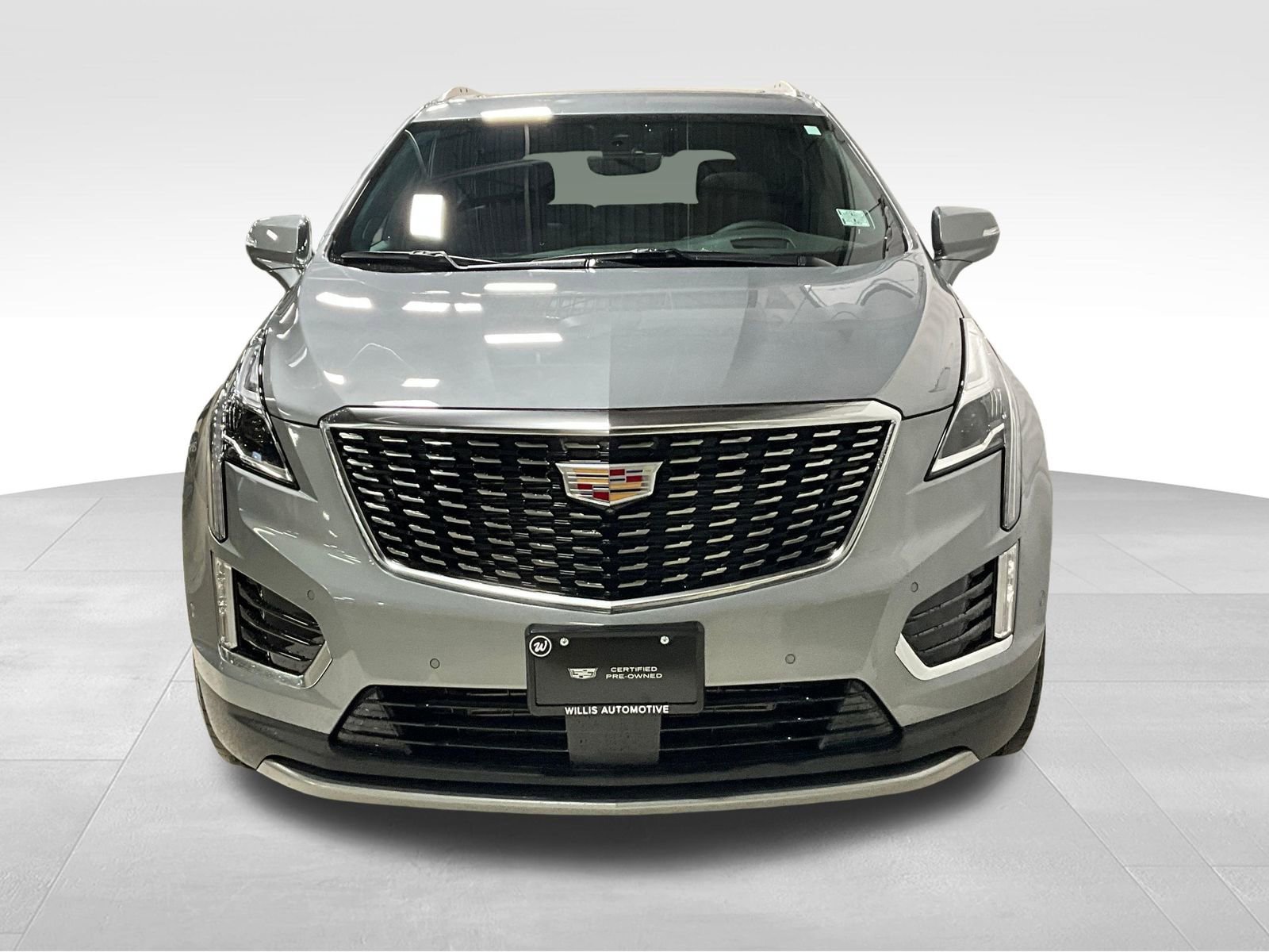 Used 2025 Cadillac XT5 Premium Luxury w/ Technology Package image 2