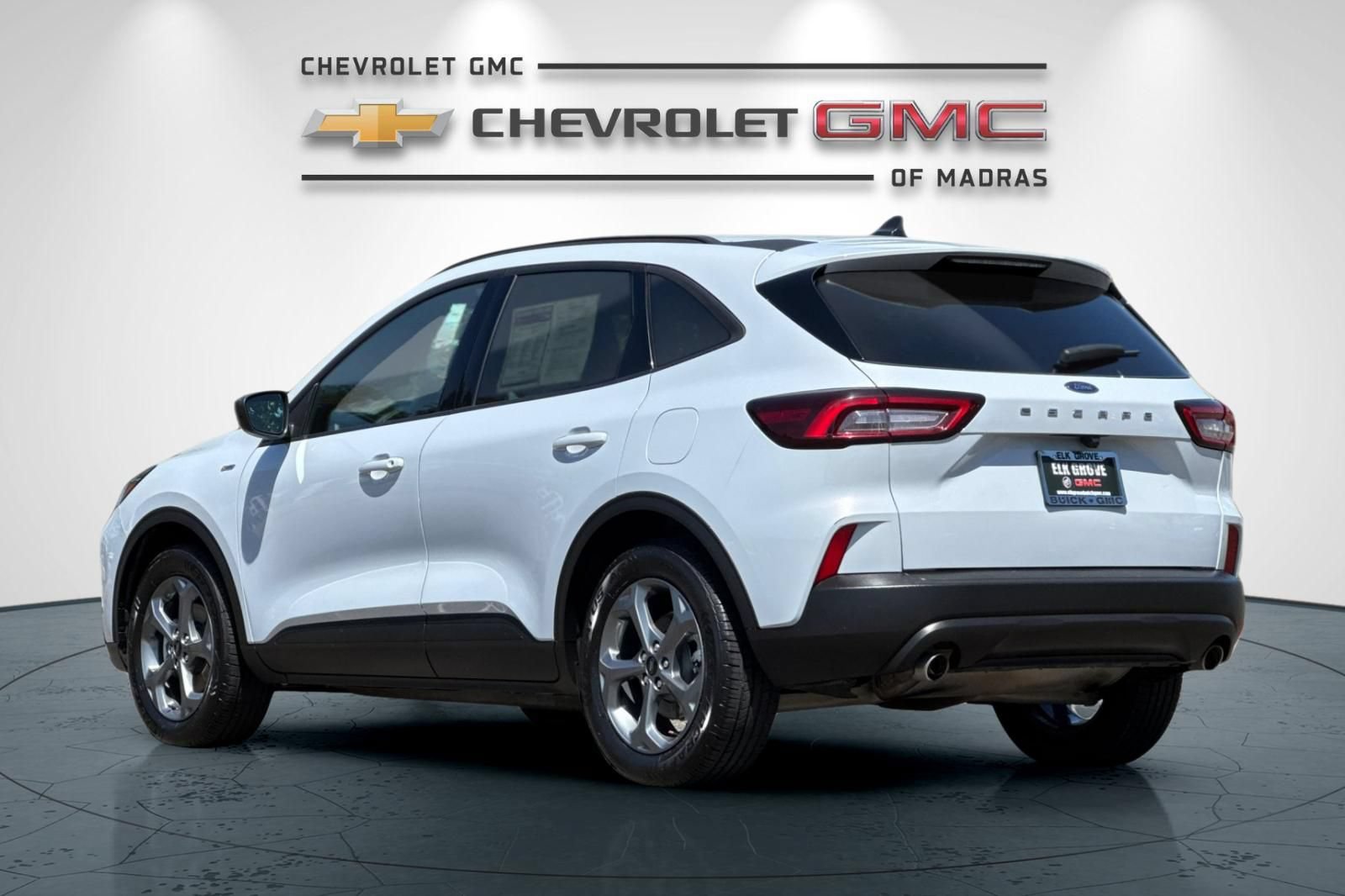 Used 2025 Ford Escape ST-Line FWD image 5