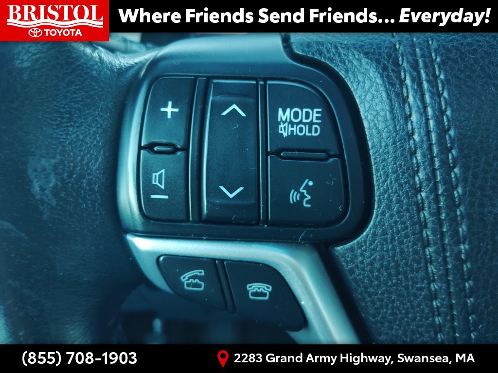 Used 2015 Toyota Sienna XLE FWD image 25