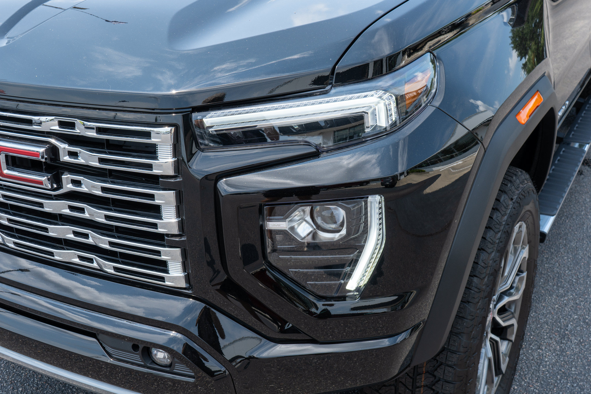 New 2026 GMC Canyon Denali AWD/4WD image 9