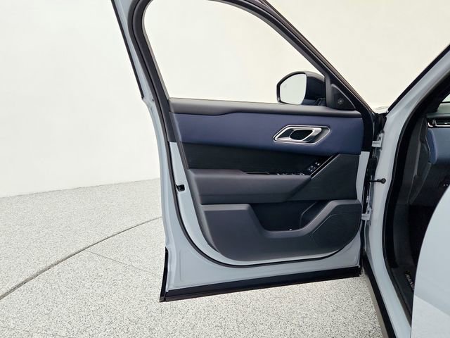 New 2026 Land Rover Range Rover Velar Dynamic SE image 27